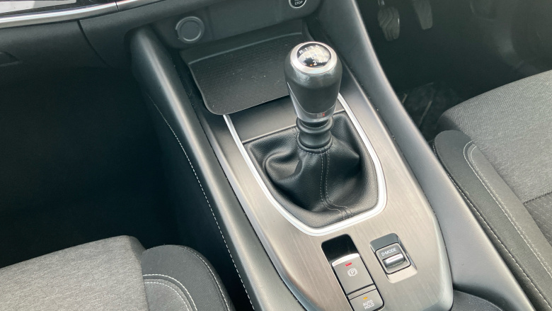 Nissan Qashqai 1.3 DiG-T MH N-Connecta 5dr Petrol Hatchback